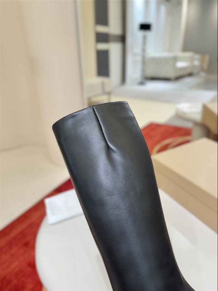 20251128175254175 610